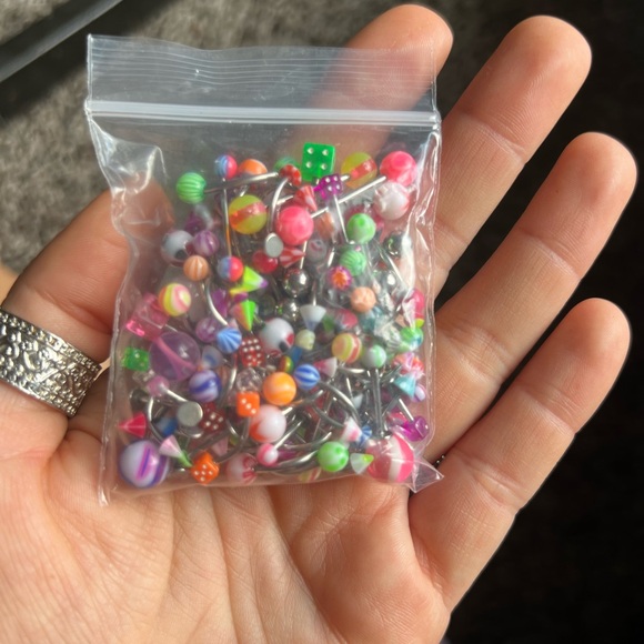 Bellybutton and eyebrow rings - Picture 2 of 5